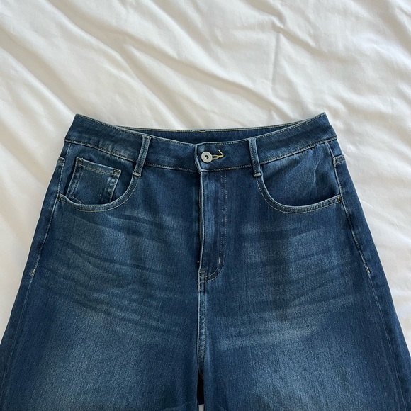 Halara Wide-Leg Jeans - Picture 4 of 4